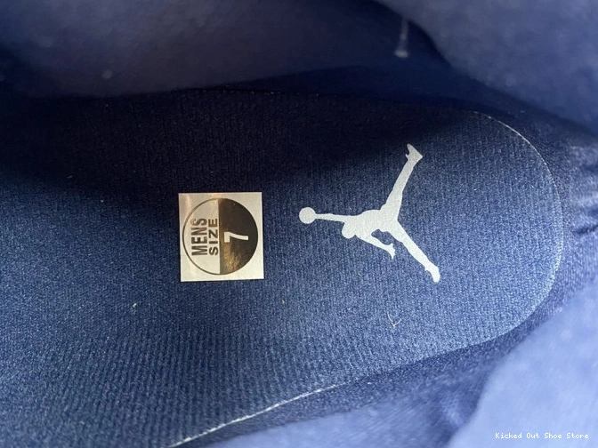 Kicked Out Shoe Store 11 Jordan Midnight Air Navy Velvet AR0715-441 WMNS 0815